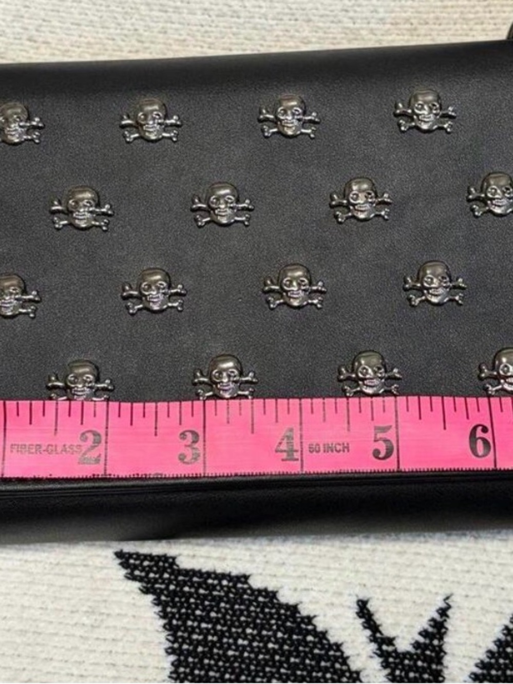 Black Studded Skull Crossbody Bag - Women - Picture 3 of 4